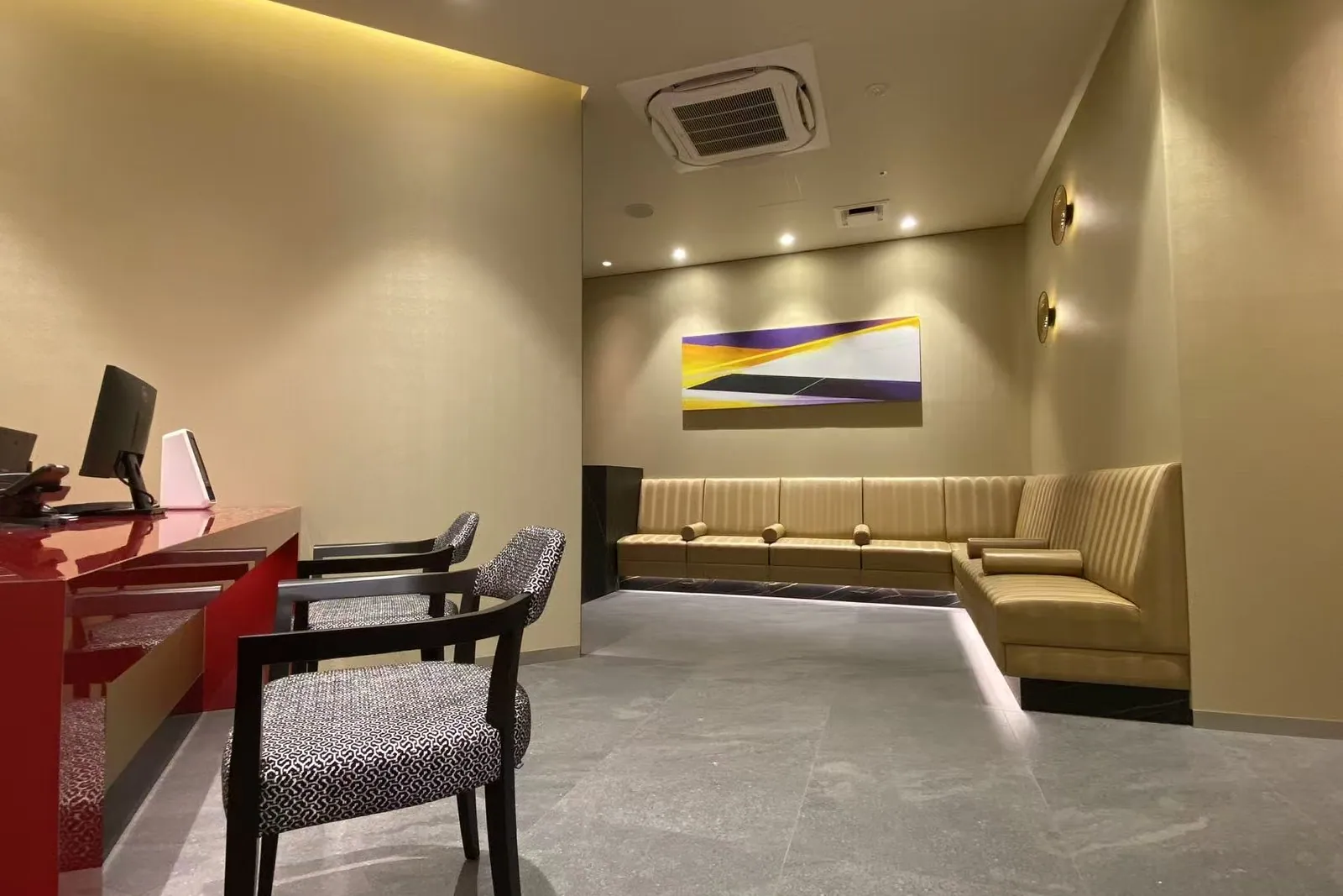 Consultation room at GINZA NOA CLINIC