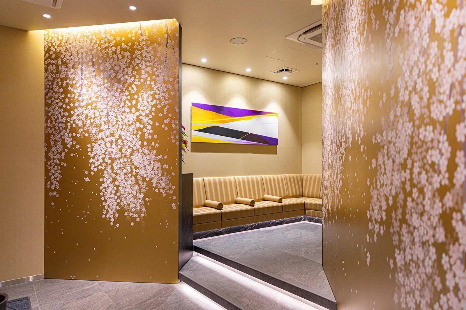 Entrance hall at GINZA NOA CLINIC