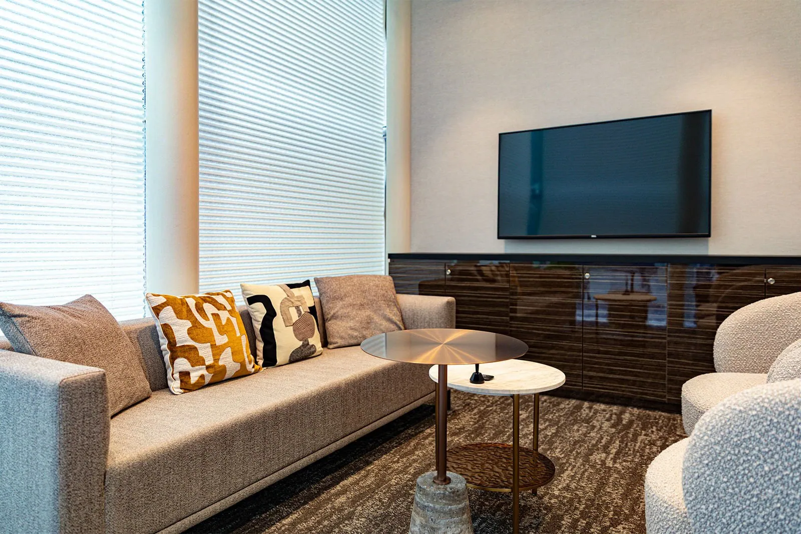 Waiting area at GINZA NOA CLINIC